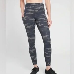 EUC athleta Ultimate Camo Tight
